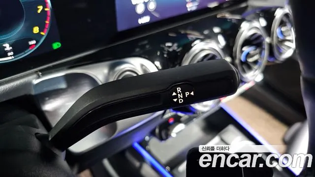 Mercedes-Benz GLB 2021 thumb 9