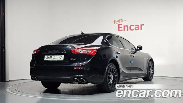 Maserati Ghibli 2015 thumb 2