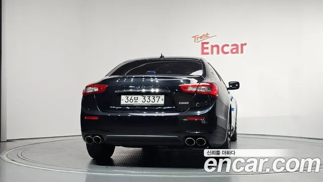 Maserati Ghibli 2015 thumb 4