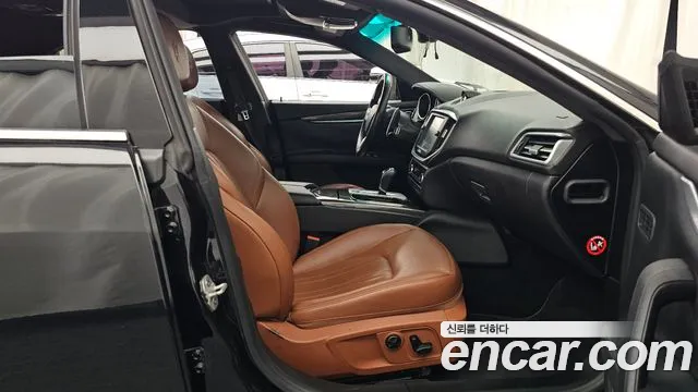 Maserati Ghibli 2015 thumb 11