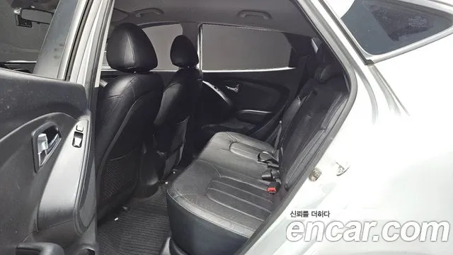 Hyundai Tucson 2011 thumb 12