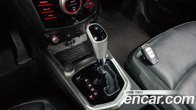 KG_Mobility_Ssangyong TIBOLI 2015 thumb 9