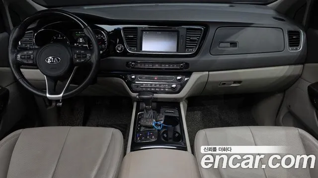 Kia Carnival 2017 thumb 7