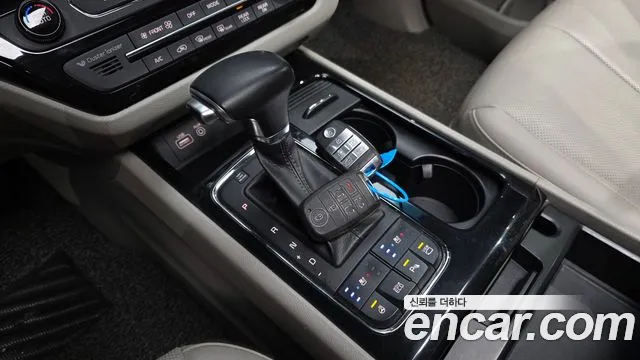 Kia Carnival 2017 thumb 9