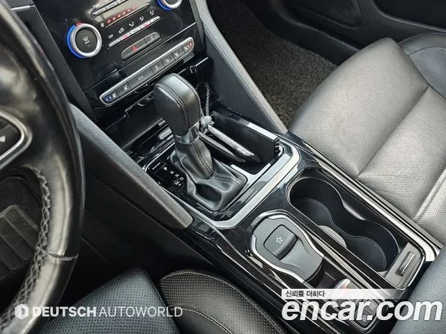 Renault Megane 2018 thumb 9
