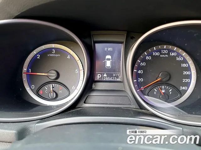 Hyundai Santa Fe 2012 thumb 6