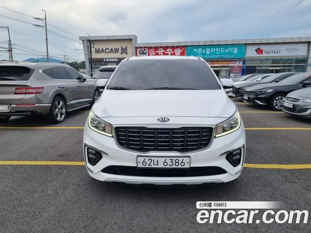 Kia Carnival 2018 thumb 2
