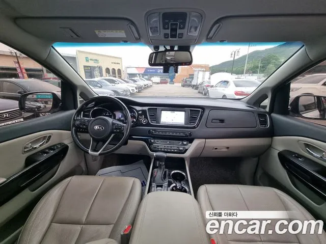 Kia Carnival 2018 thumb 7