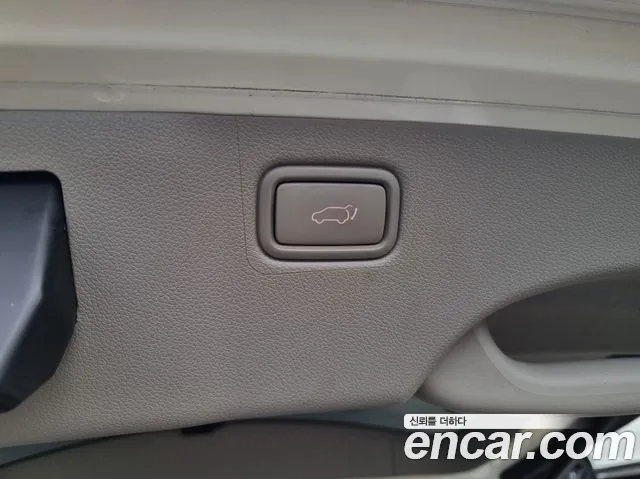 Kia Carnival 2018 thumb 10