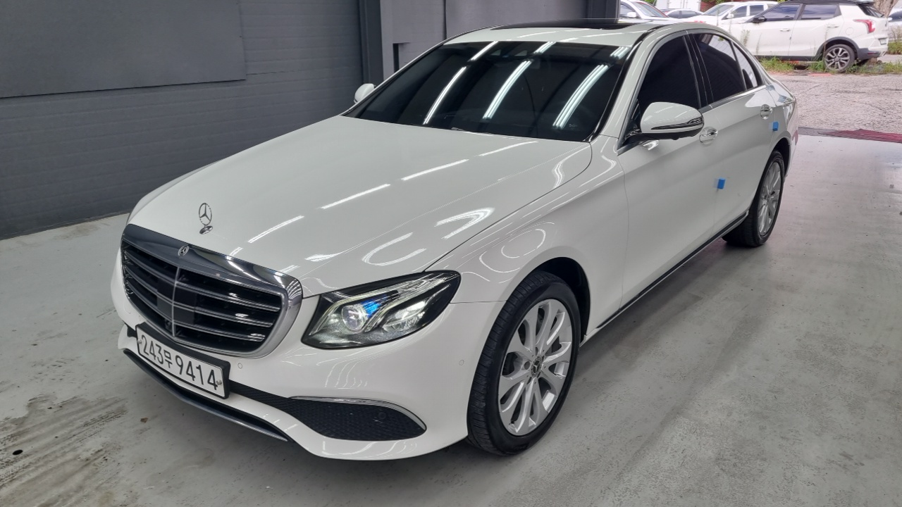 Mercedes-Benz E-Класс 2020 thumb 2