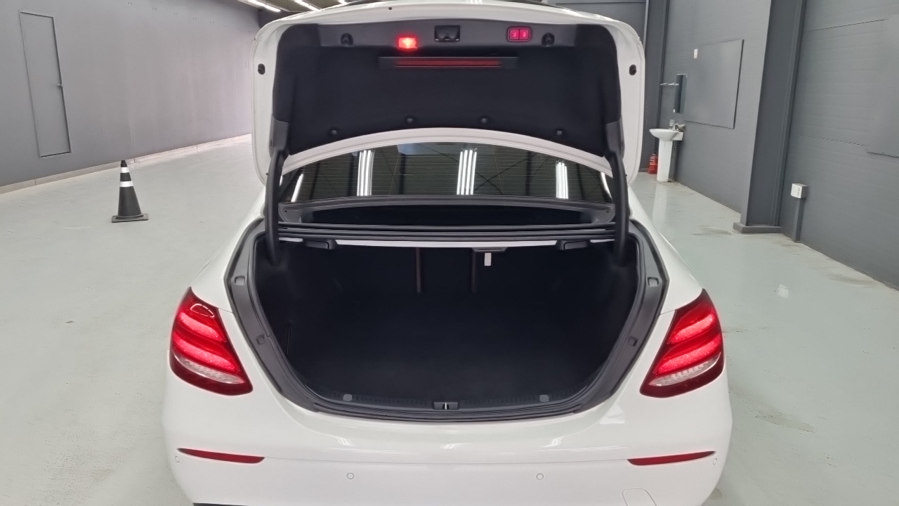 Mercedes-Benz E-Класс 2020 thumb 5