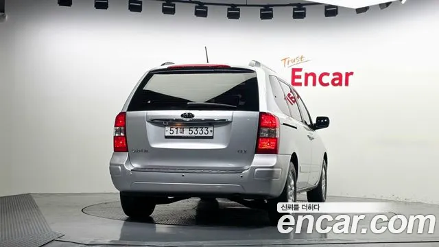 Kia Carnival 2011 thumb 4
