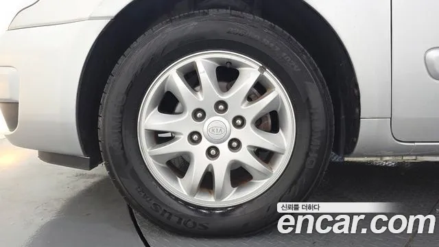 Kia Carnival 2011 thumb 5