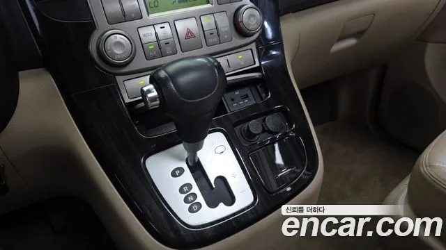 Kia Carnival 2011 thumb 9