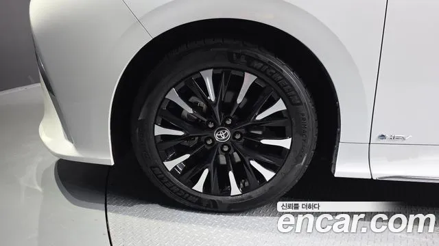 Toyota Alphard 2025 thumb 5