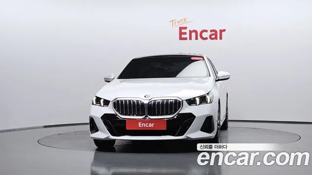 BMW 5 серии 2024 thumb 2