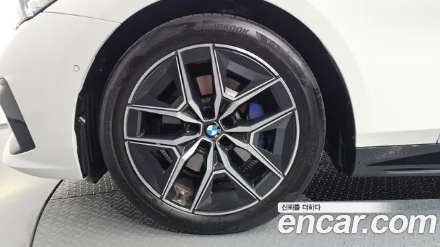 BMW 5 серии 2024 thumb 4