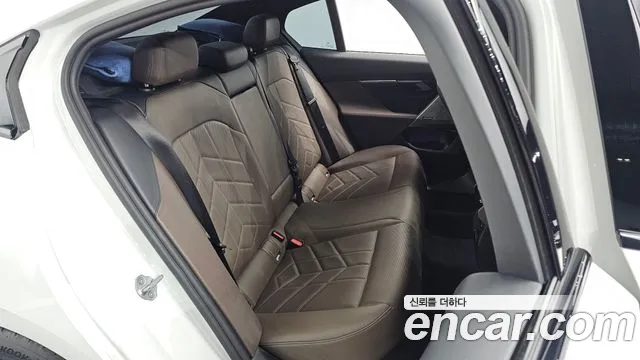 BMW 5 серии 2024 thumb 10
