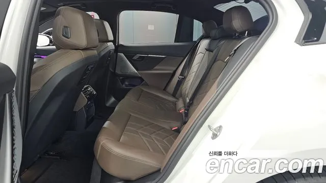 BMW 5 серии 2024 thumb 11