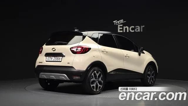 Renault Captur 2017 thumb 2