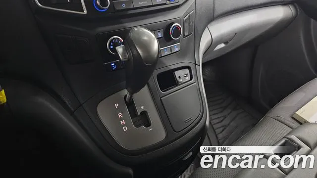 Hyundai Starex 2018 thumb 8