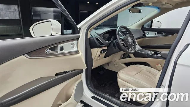 Lincoln Nautilus 2019 thumb 10