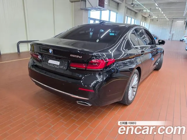 BMW 5 серии 2023 thumb 4