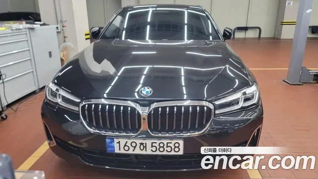 BMW 5 серии 2023 thumb 12