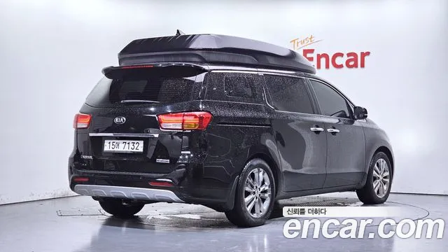 Kia Carnival 2017 thumb 2