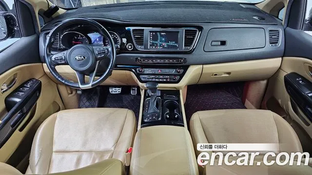 Kia Carnival 2017 thumb 7