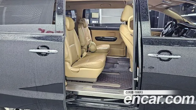 Kia Carnival 2017 thumb 12