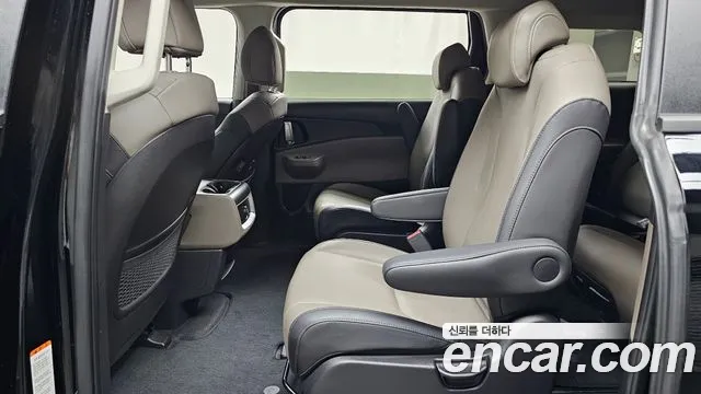 Kia Carnival 2025 thumb 11