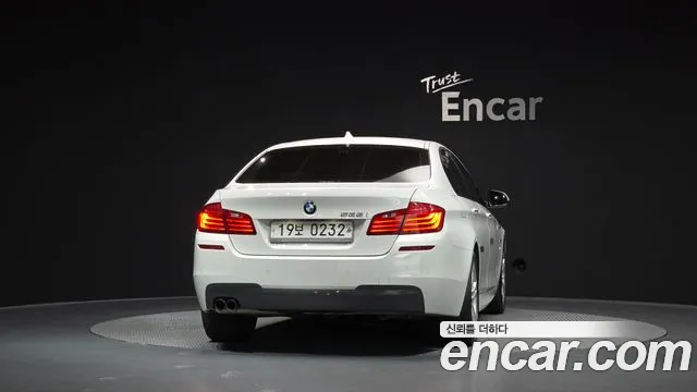 BMW 5 серии 2016 thumb 4