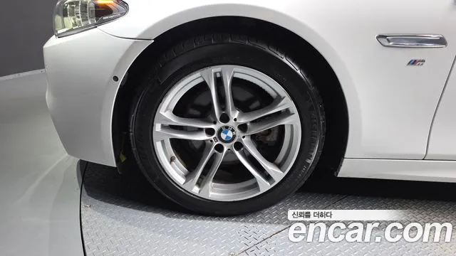 BMW 5 серии 2016 thumb 5