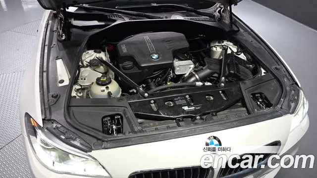 BMW 5 серии 2016 thumb 6