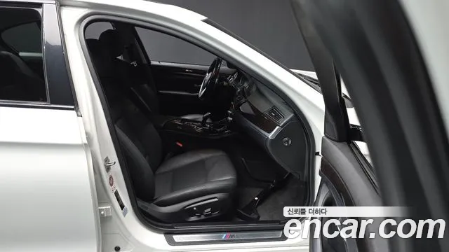 BMW 5 серии 2016 thumb 11