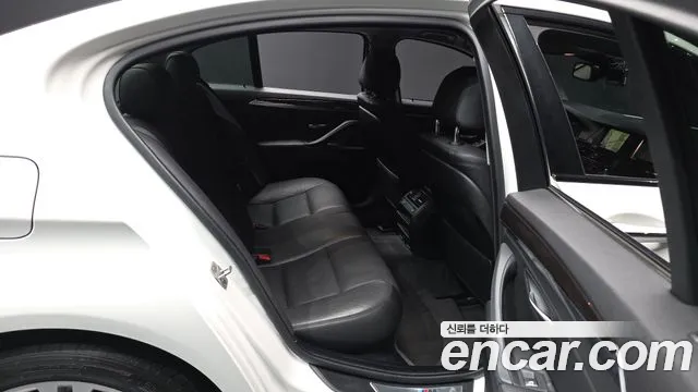 BMW 5 серии 2016 thumb 12