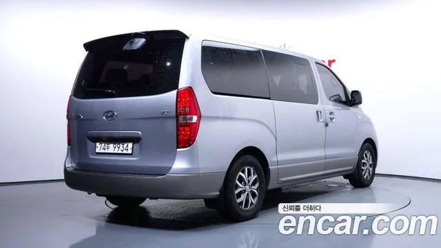 Hyundai Starex 2017 thumb 2