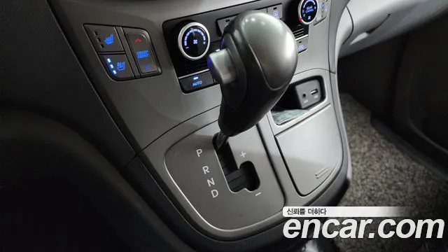 Hyundai Starex 2017 thumb 9