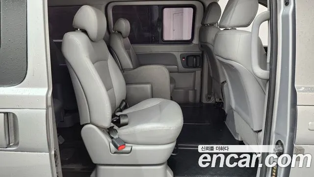 Hyundai Starex 2017 thumb 11