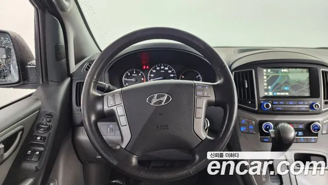 Hyundai Starex 2017 thumb 12