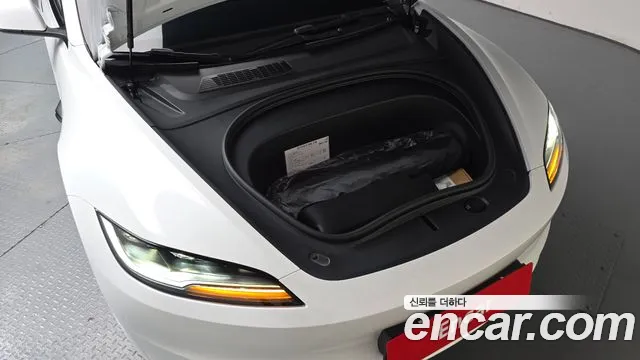 Tesla Model 3 2024 thumb 5
