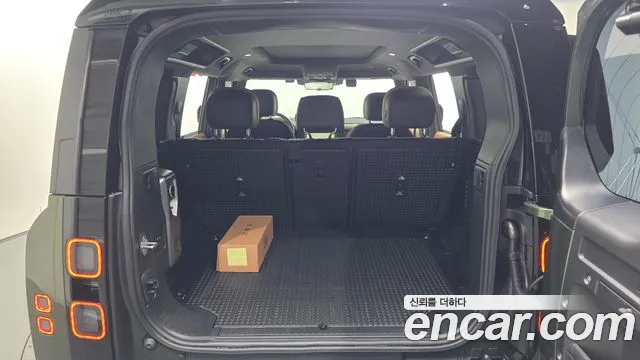 Land Rover Defender 2026 thumb 10