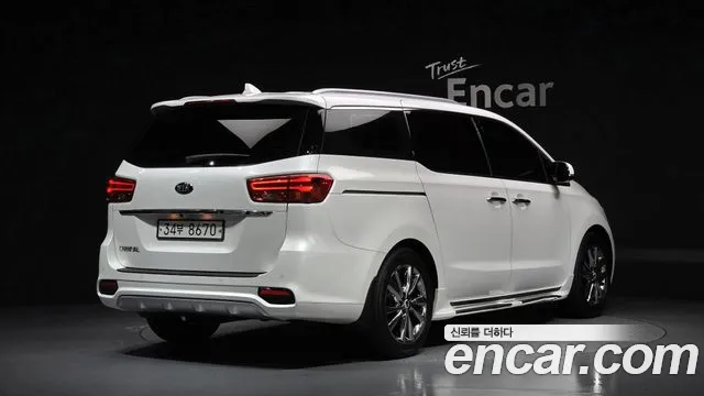 Kia Carnival 2018 thumb 2