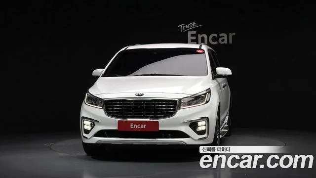 Kia Carnival 2018 thumb 3