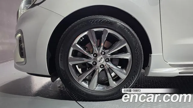 Kia Carnival 2018 thumb 5