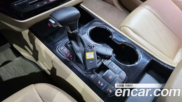 Kia Carnival 2018 thumb 9