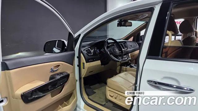Kia Carnival 2018 thumb 10
