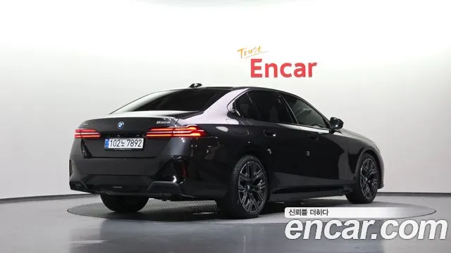BMW 5 серии 2026 thumb 2