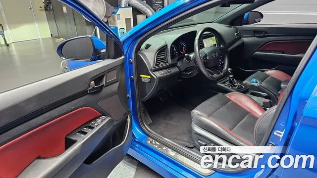 Hyundai Avante 2017 thumb 10